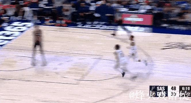 球员通道内掘金队友互相鼓舞,约基奇拍球走向赛场 球员通道内掘金队友互相鼓舞,约基奇拍球走向赛场